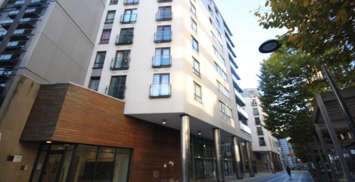 Rooshaus Leeds Docks Apartment ภายนอก รูปภาพ